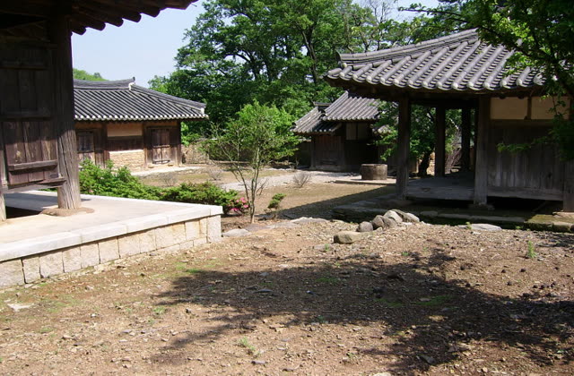 육영재